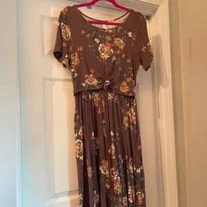 Latched Mama M boardwalk romper in cobblestone floral